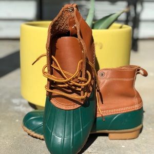 Eddie Bauer Duck Boot - Size 8
